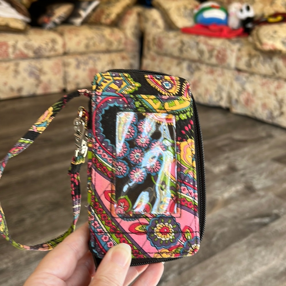 Vera Bradley ID-Wristlet black bright paisley pattern